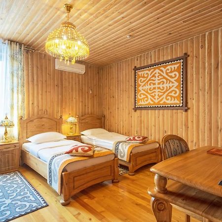 Navat Hotel Biszkek Zewnętrze zdjęcie
