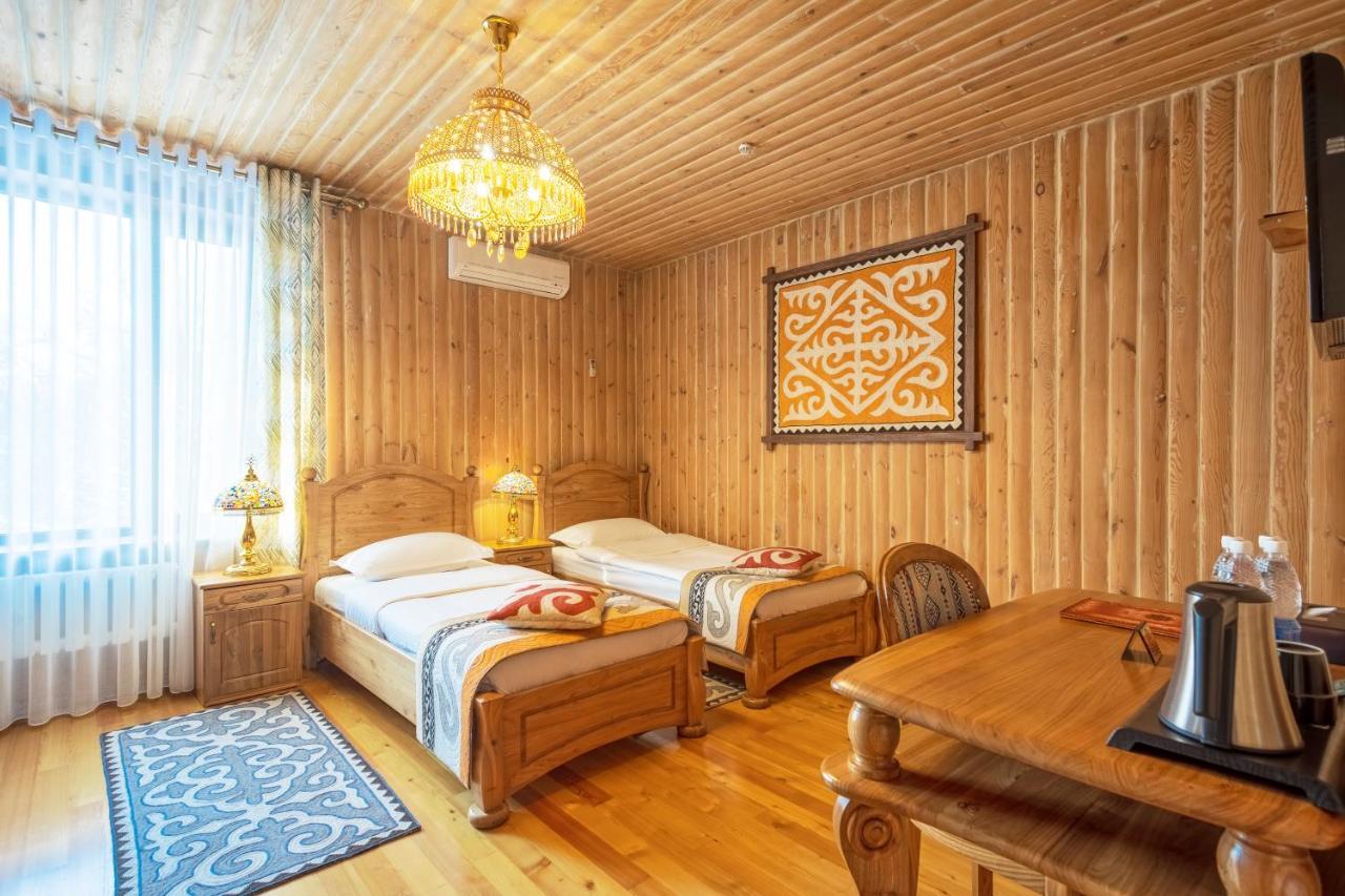Navat Hotel Biszkek Zewnętrze zdjęcie