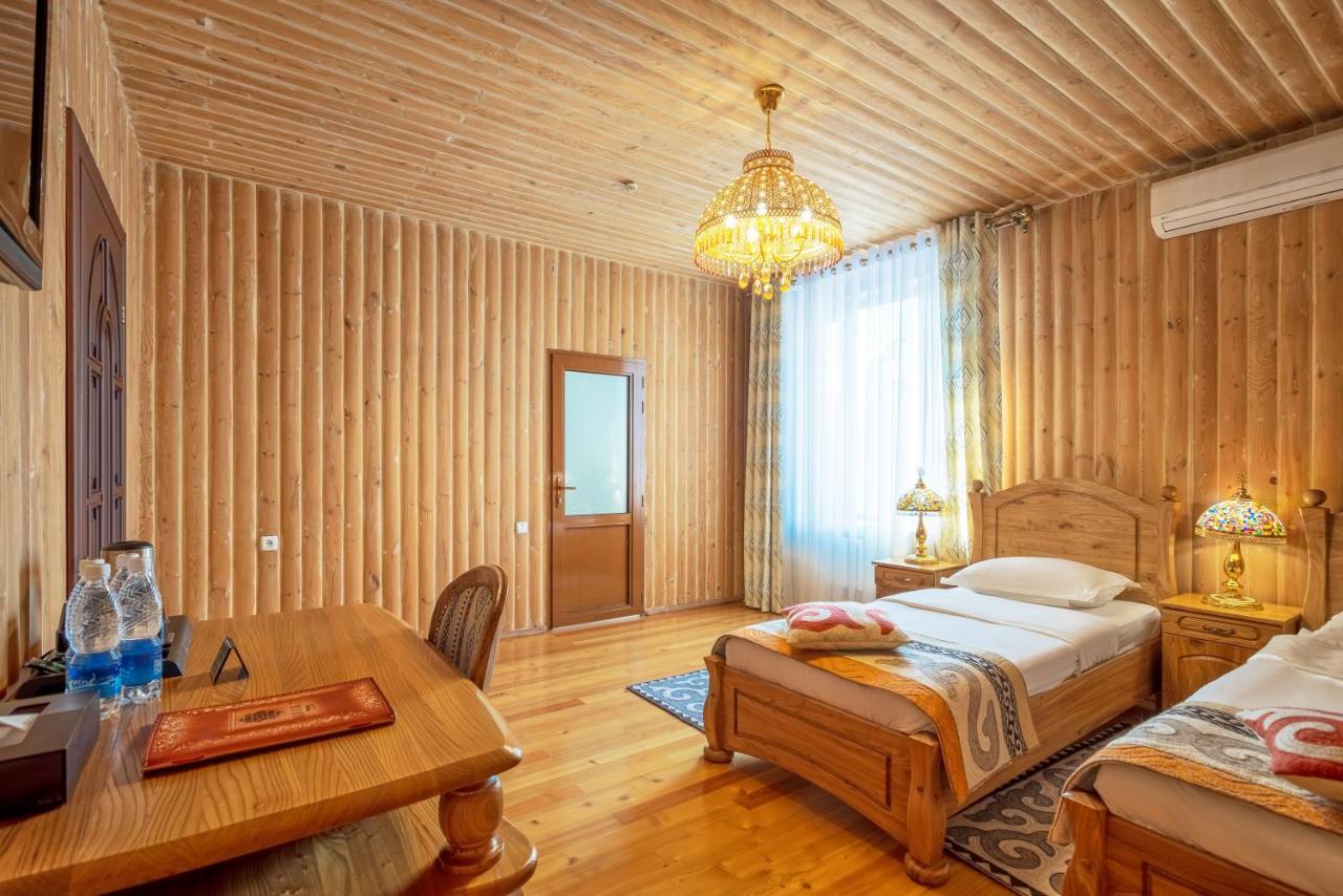 Navat Hotel Biszkek Zewnętrze zdjęcie