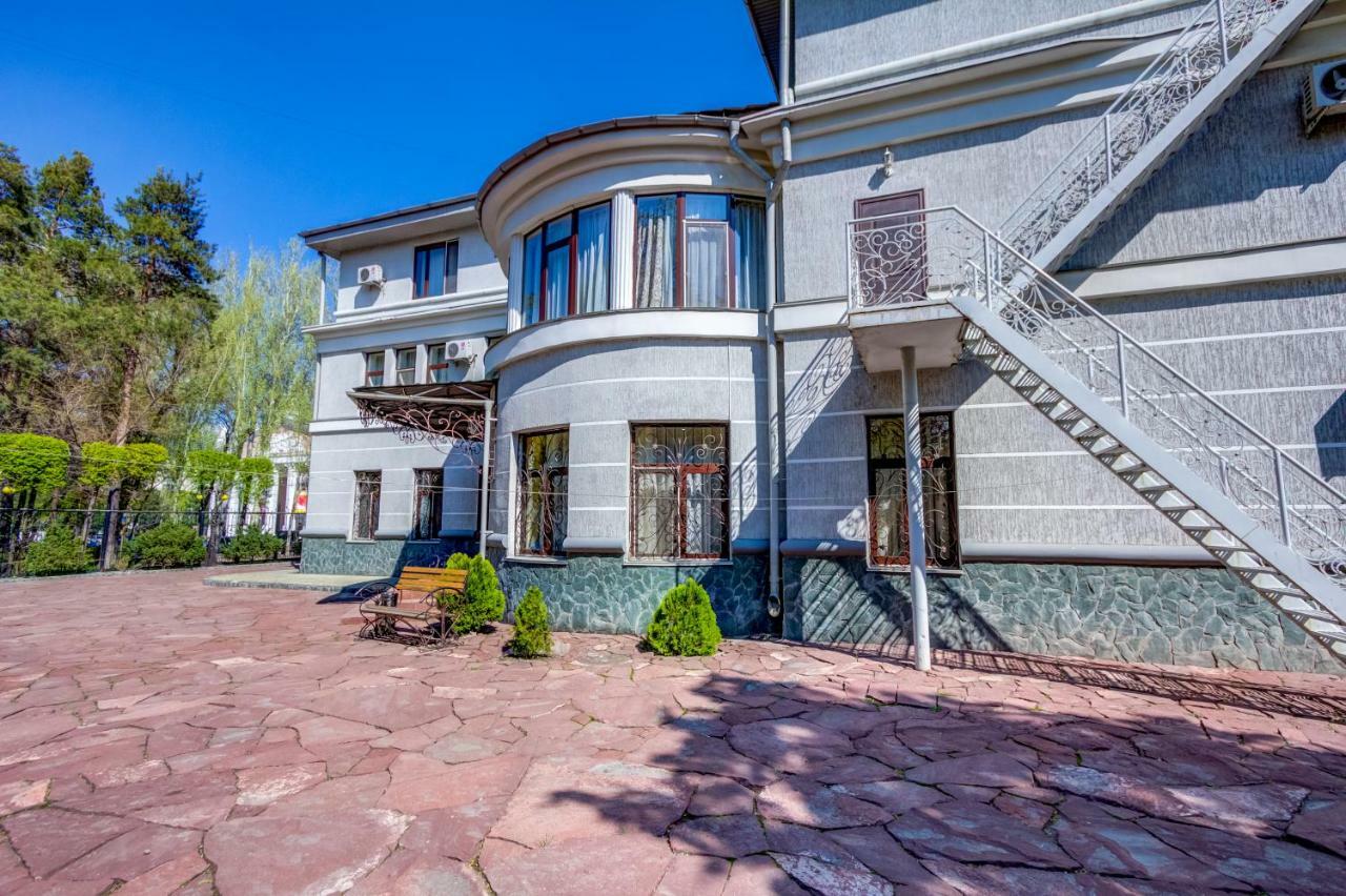 Navat Hotel Biszkek Zewnętrze zdjęcie