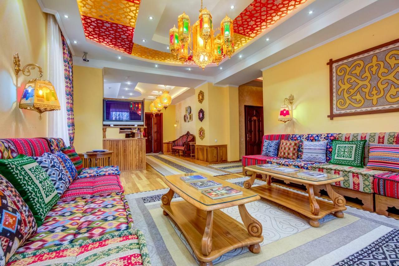 Navat Hotel Biszkek Zewnętrze zdjęcie