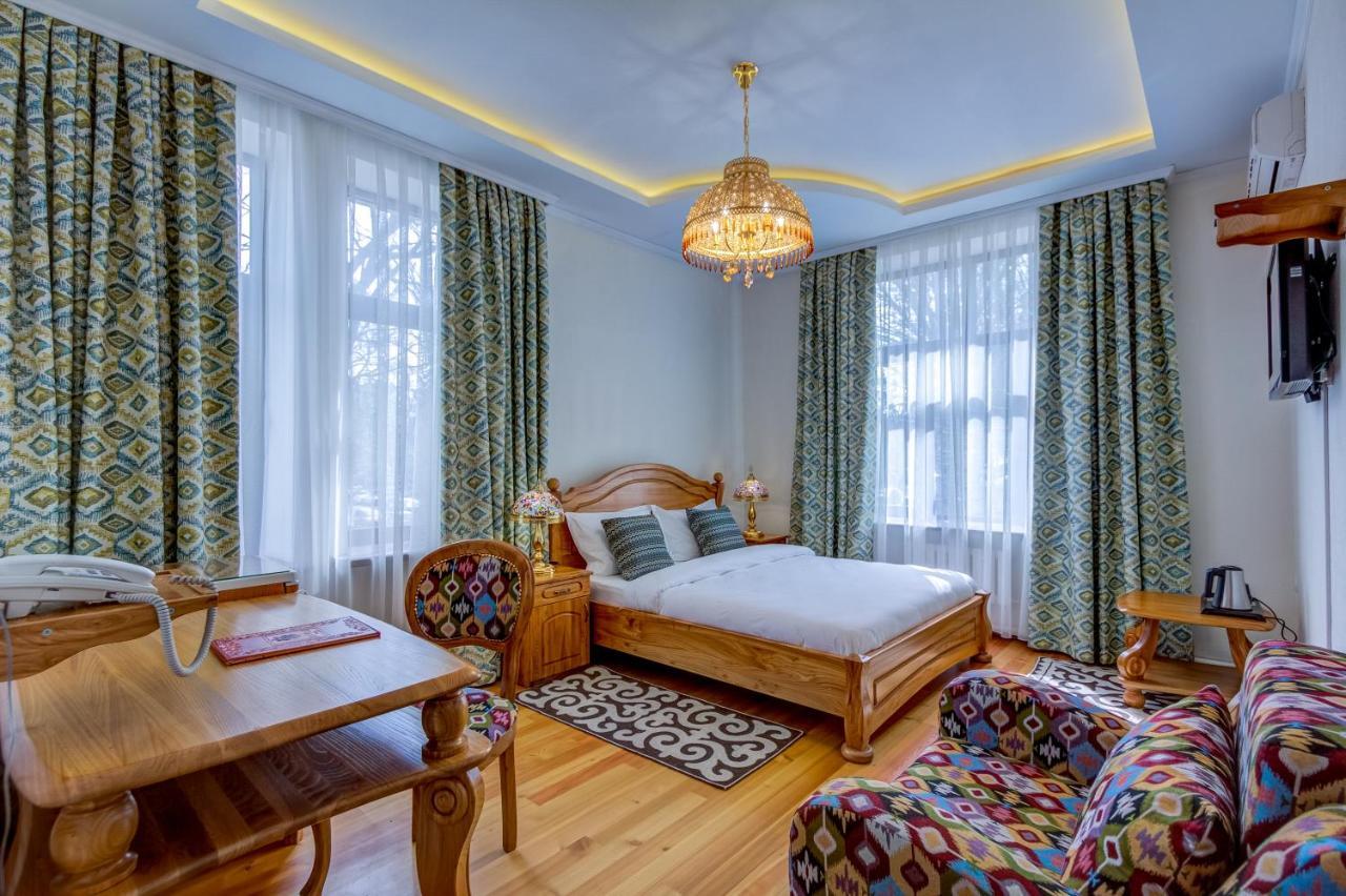 Navat Hotel Biszkek Zewnętrze zdjęcie