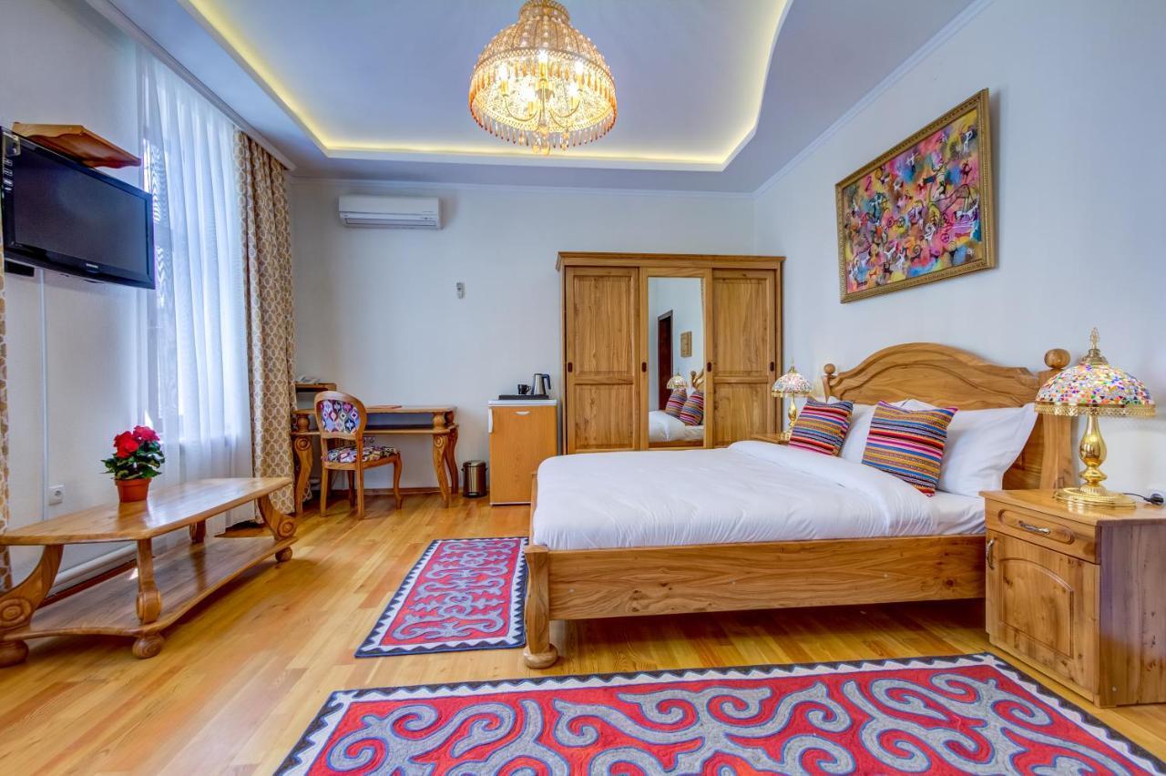 Navat Hotel Biszkek Zewnętrze zdjęcie