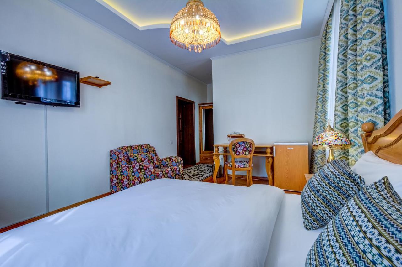 Navat Hotel Biszkek Zewnętrze zdjęcie