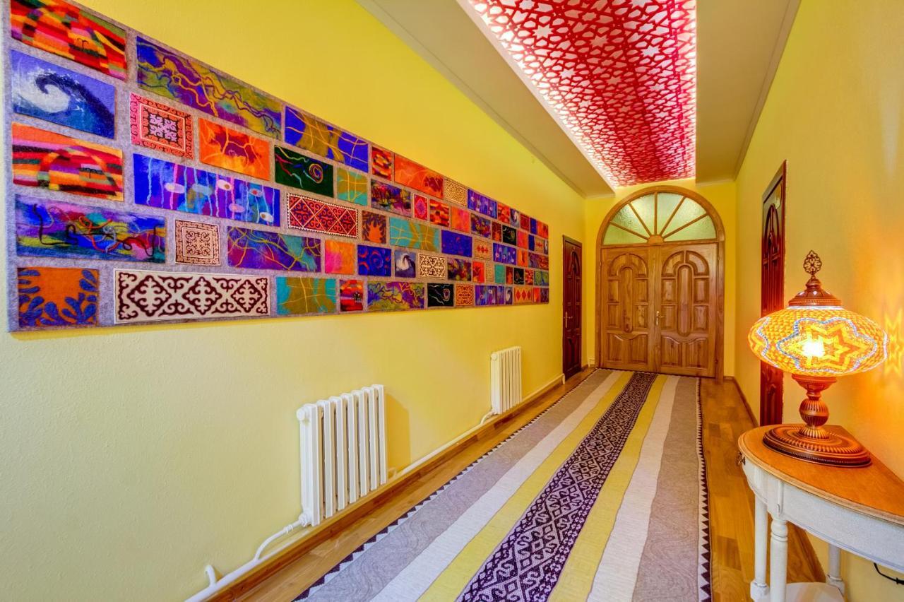 Navat Hotel Biszkek Zewnętrze zdjęcie