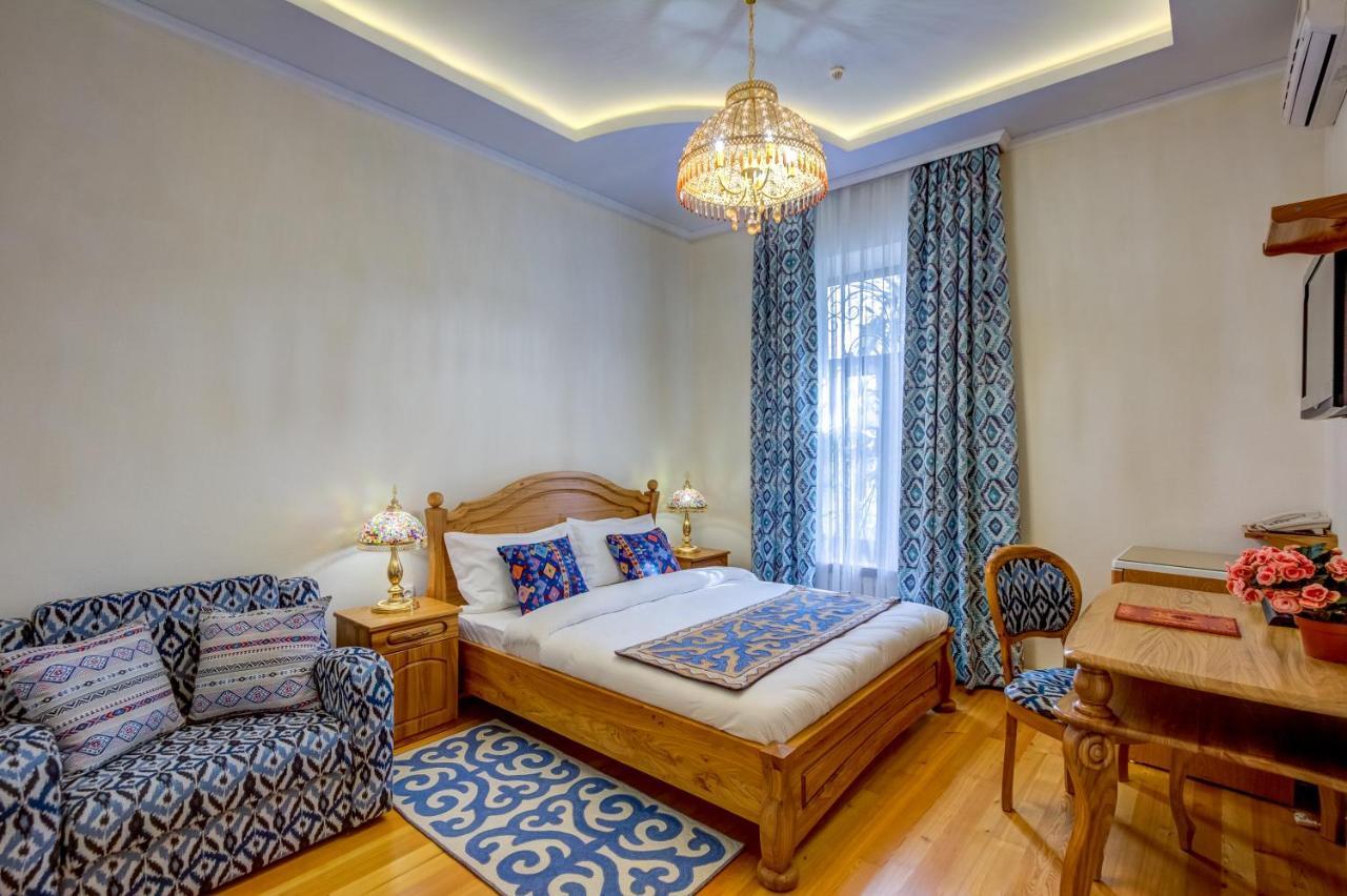 Navat Hotel Biszkek Zewnętrze zdjęcie