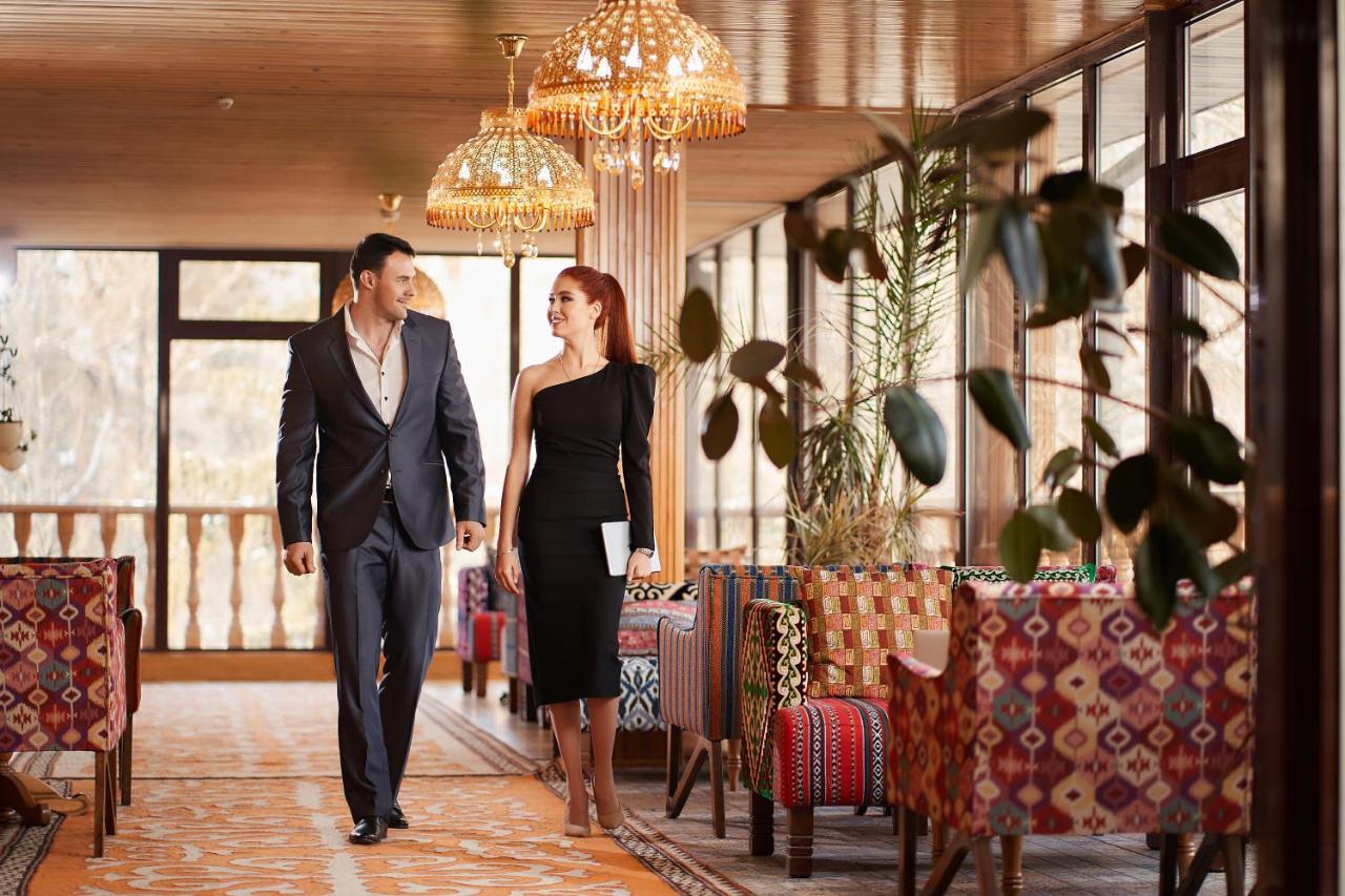 Navat Hotel Biszkek Zewnętrze zdjęcie