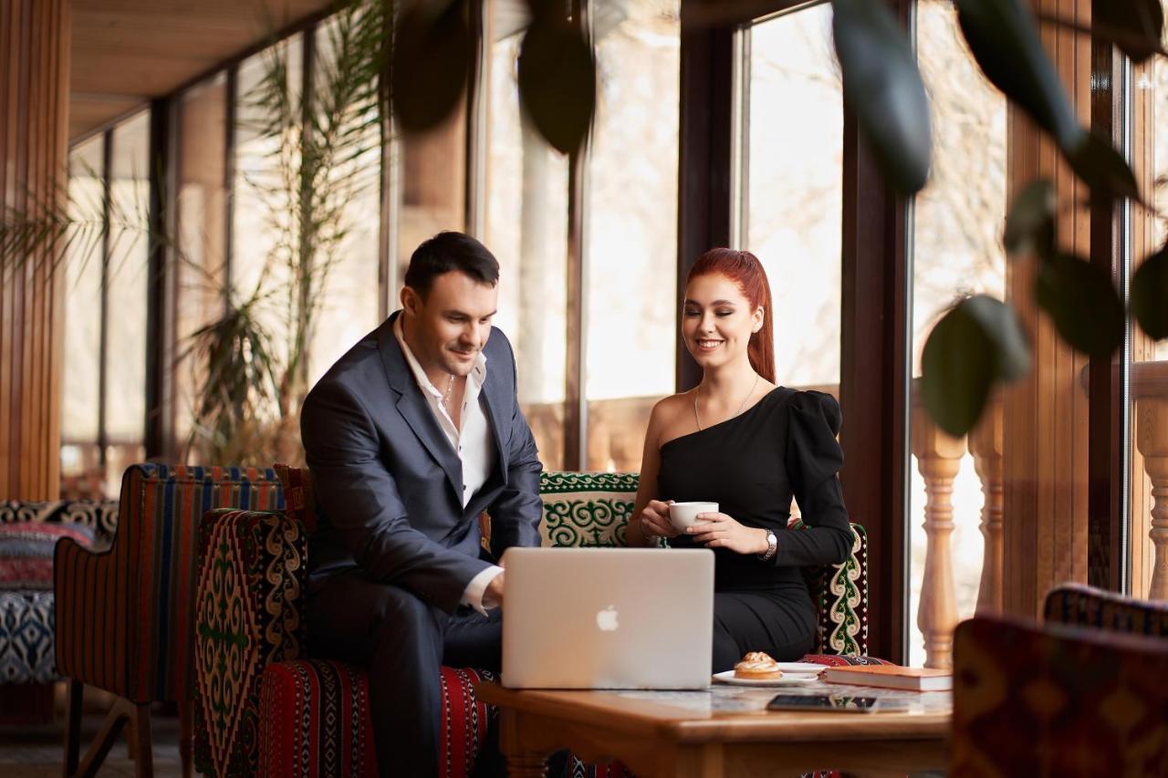 Navat Hotel Biszkek Zewnętrze zdjęcie