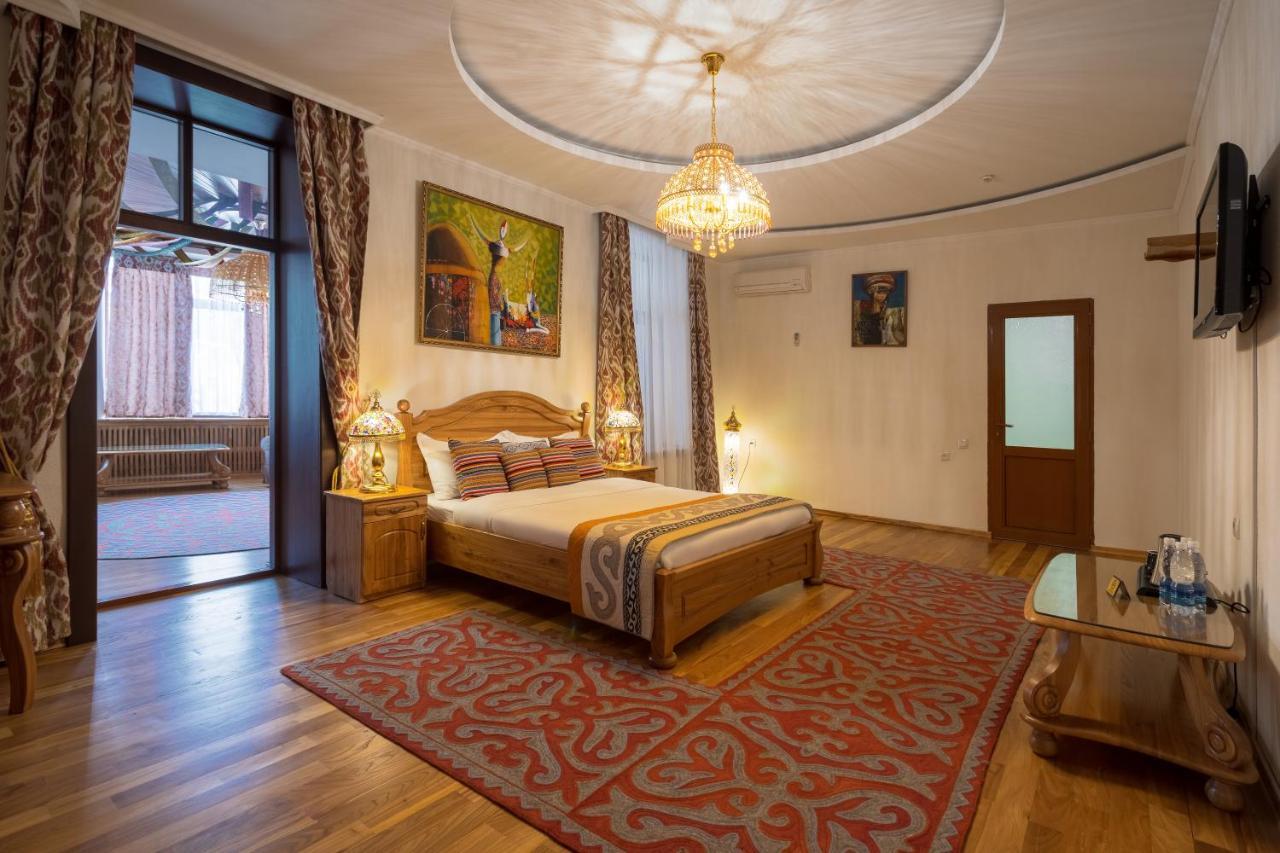 Navat Hotel Biszkek Zewnętrze zdjęcie