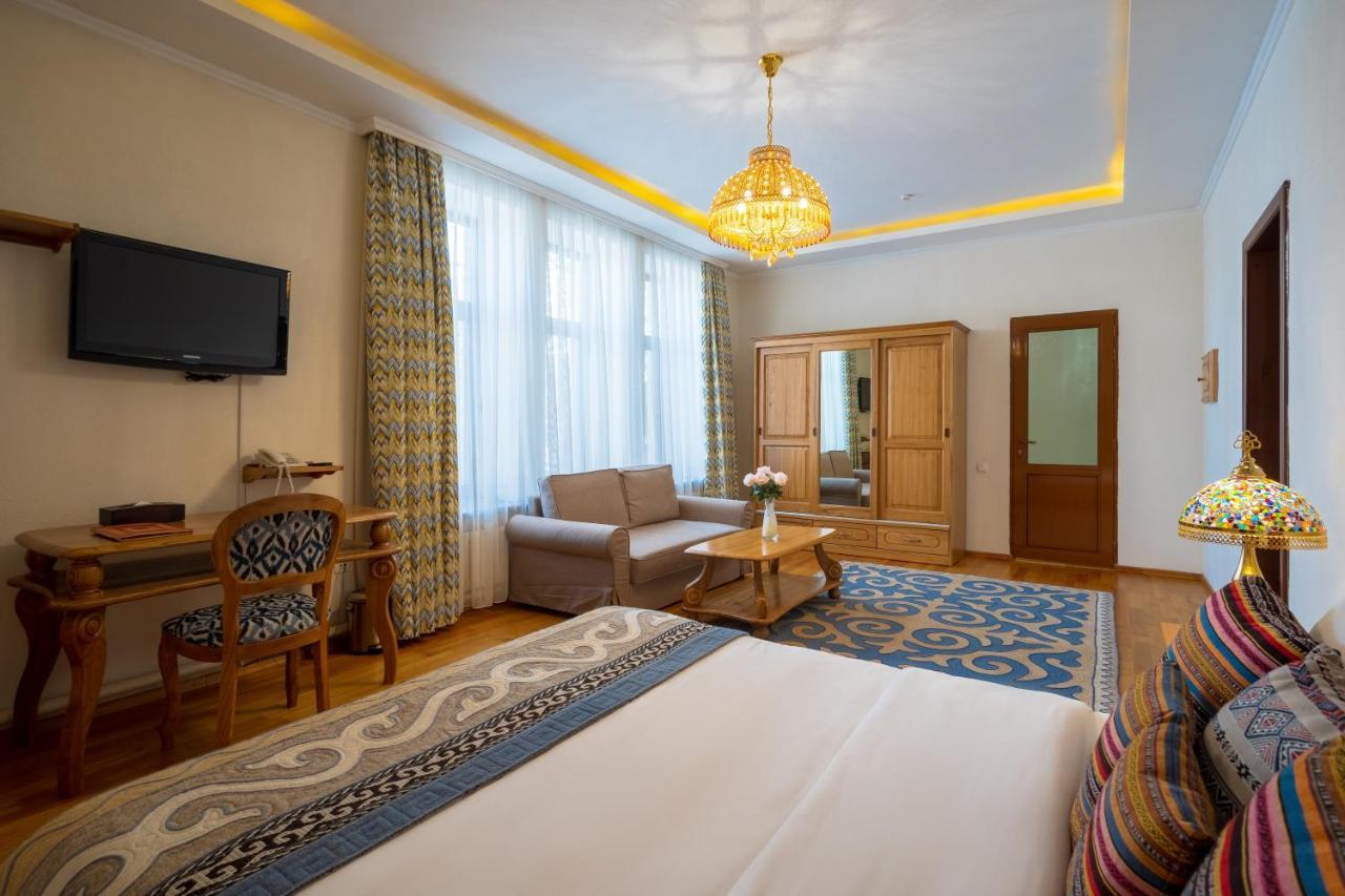 Navat Hotel Biszkek Zewnętrze zdjęcie