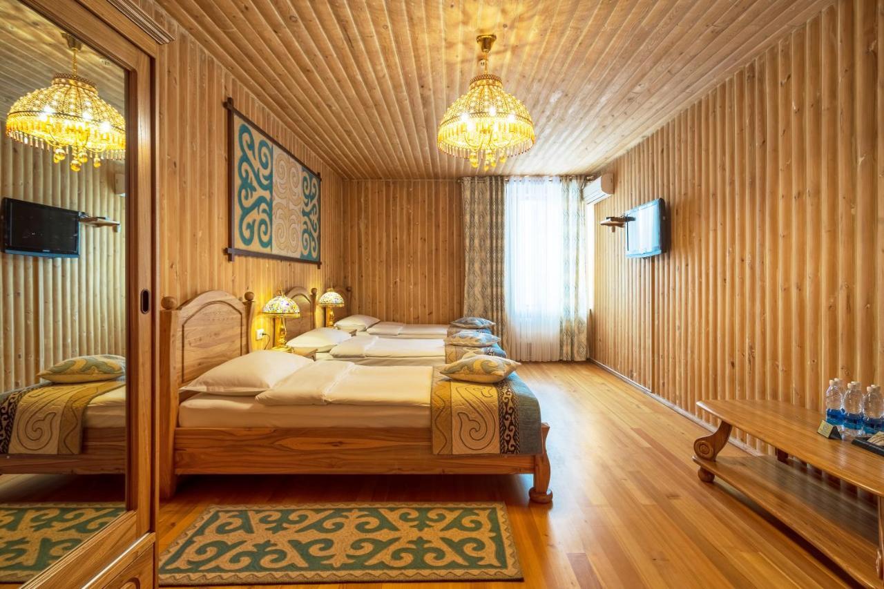 Navat Hotel Biszkek Zewnętrze zdjęcie