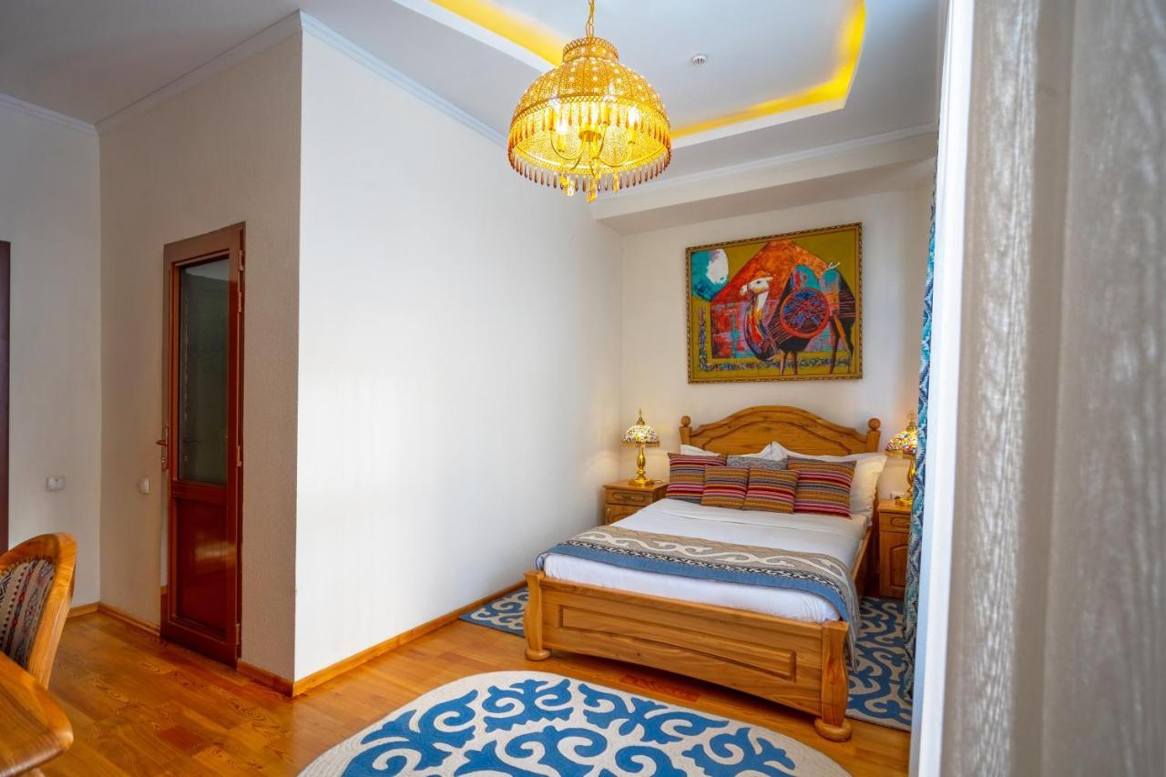 Navat Hotel Biszkek Zewnętrze zdjęcie