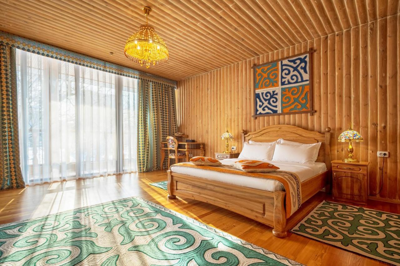 Navat Hotel Biszkek Zewnętrze zdjęcie